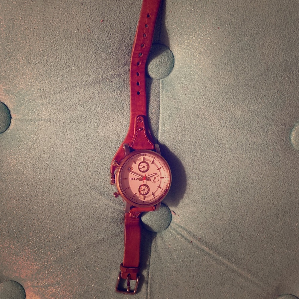 Fossil brown-leather watch- on the market !
